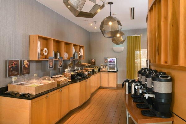 SpringHill Suites by Marriott Des Moines West image 17